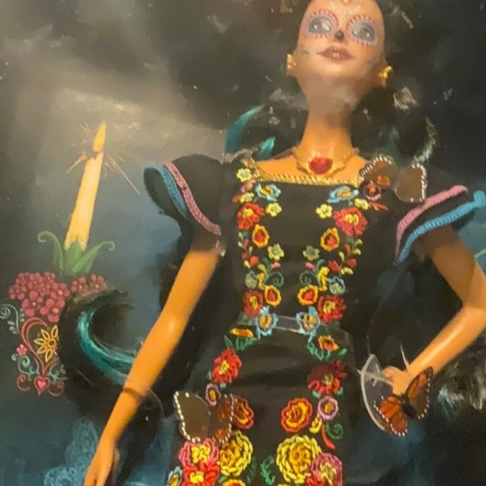 -SEALED- 2019 DIA DE MUERTOS BLACK LABEL SIGNATURE BARBIE - RARE MINT CONDITION! - Picture 10 of 16